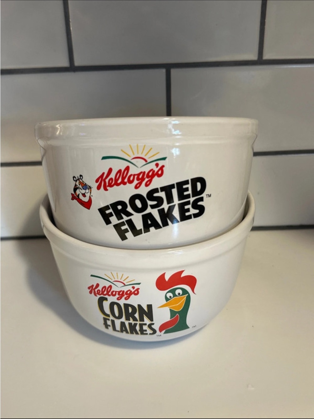 Vintage 1999 Nostalgia Kellogg’s Cereal Bowls Set (Frosted Flakes & Corn Flakes)